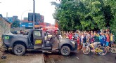 Carro foi atingido por criminosos ao entrar por engano em favela. Foto: Reprodução